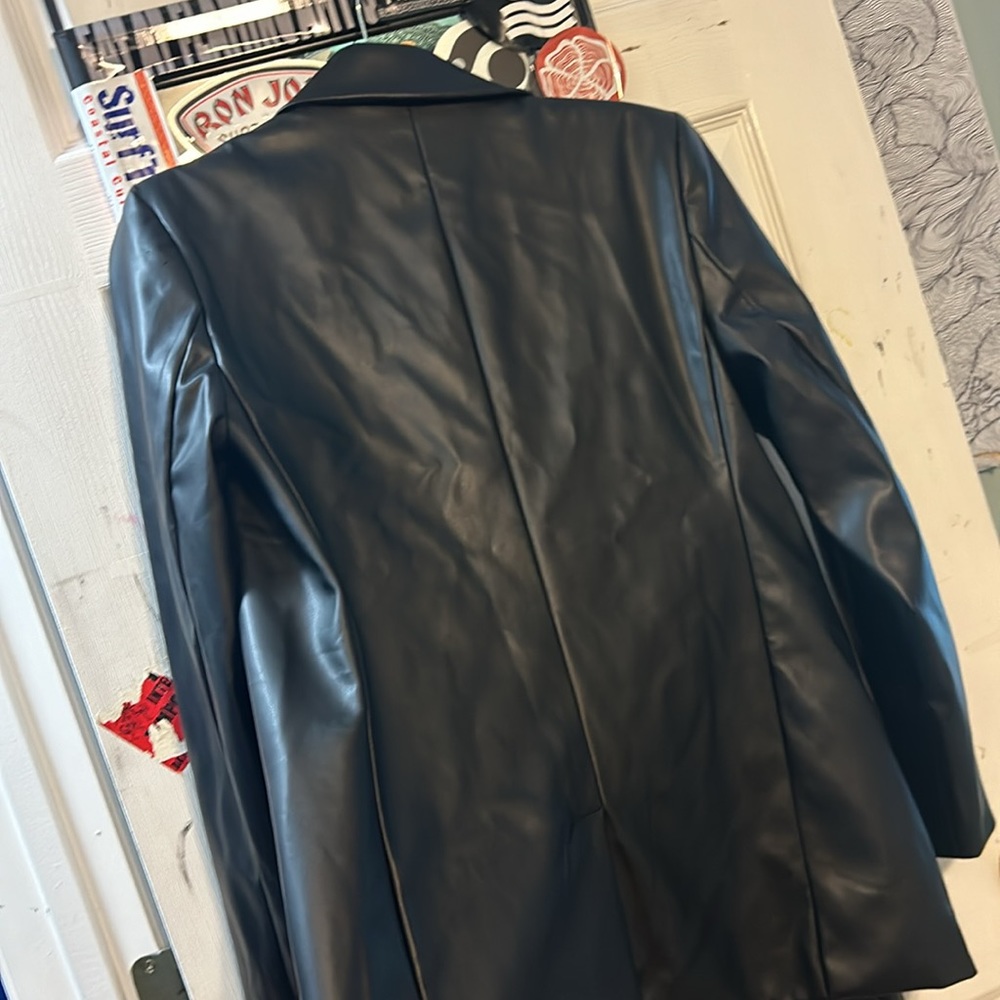 Leather jacket - Picture 3 of 3